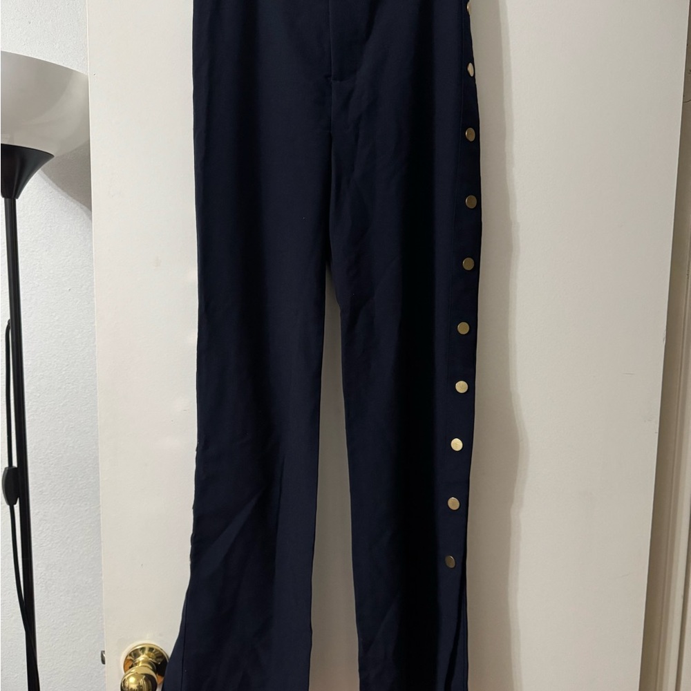 Woman Black Button-Side Pants